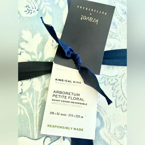 Pottery Barn Kravet Arboretum Floral Reversible Duvet Cover & Shams, Retail $449 - Picture 8 of 14